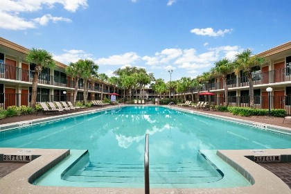 Ramada by Wyndham Kissimmee Gateway - image 2