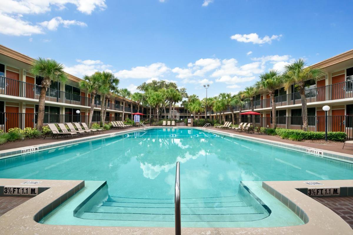 Ramada by Wyndham Kissimmee Gateway - image 2