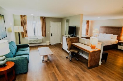 Quality Inn & Suites By the Parks - image 26