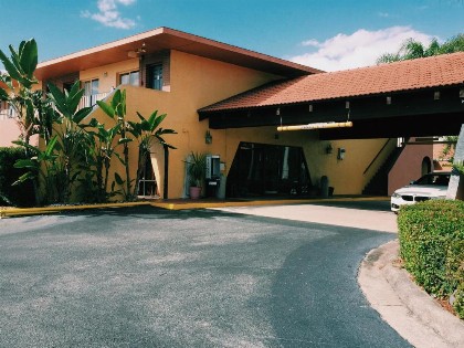 Red Carpet Inn Kissimmee - image 10