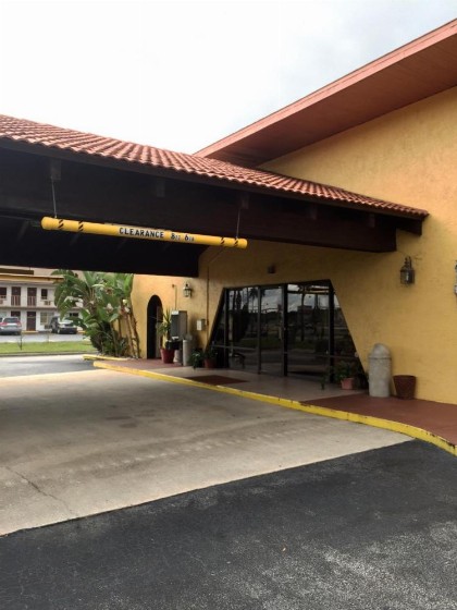 Red Carpet Inn Kissimmee - image 13