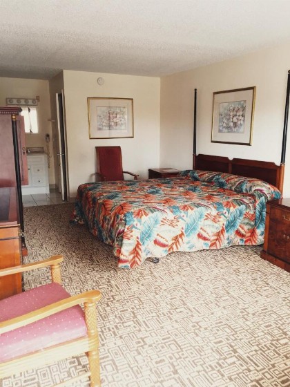 Red Carpet Inn Kissimmee - image 17
