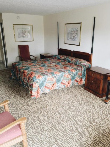 Red Carpet Inn Kissimmee - image 21