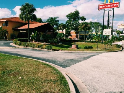 Red Carpet Inn Kissimmee - image 9