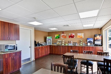 Quality Inn & Suites Heritage Park - image 11