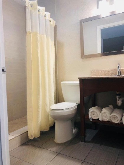 Quality Inn & Suites Heritage Park - image 12