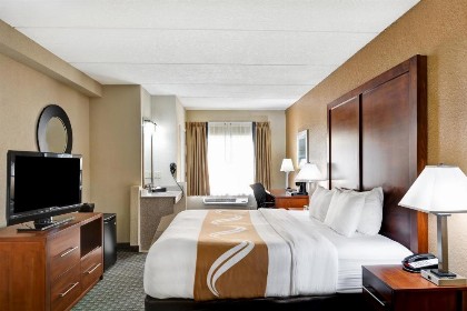 Quality Inn & Suites Heritage Park - image 13