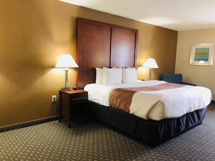 Quality Inn & Suites Heritage Park - image 14