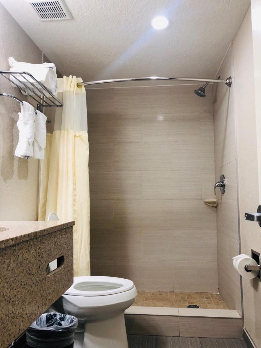 Quality Inn & Suites Heritage Park - image 2