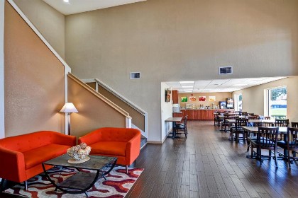 Quality Inn & Suites Heritage Park - image 20