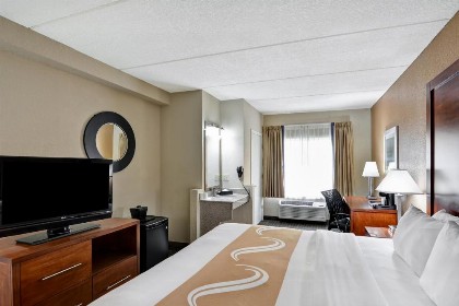 Quality Inn & Suites Heritage Park - image 23