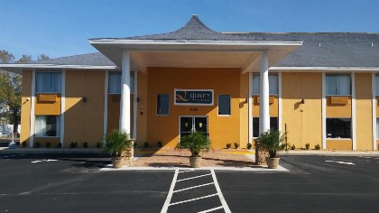 Quality Inn & Suites Heritage Park - image 3
