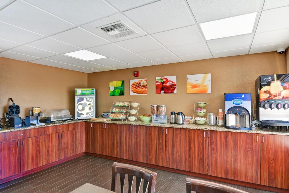Quality Inn & Suites Heritage Park - image 6
