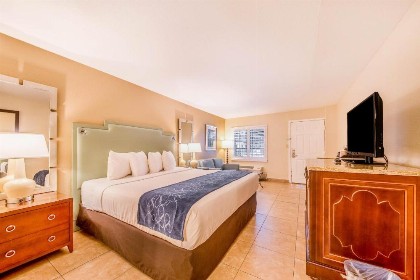 Seasons Florida Resort - image 17