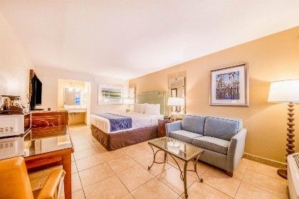Seasons Florida Resort - image 2