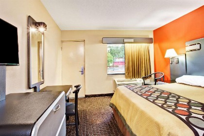 Super 8 by Wyndham Kissimmee/Maingate/Orlando Area - image 9