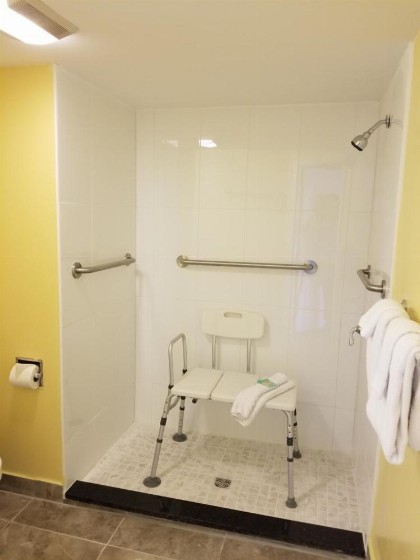 Shining Light Inn & Suites - image 10