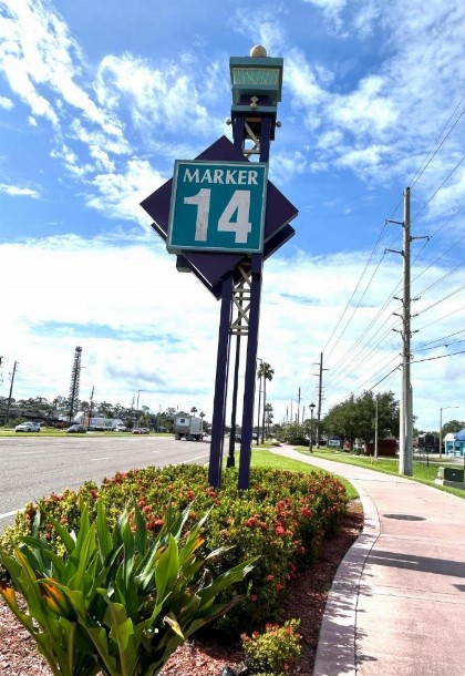 Shining Light Inn & Suites - image 25