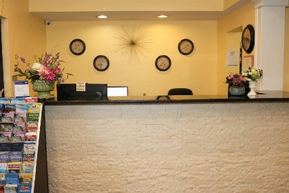 Shining Light Inn & Suites - image 8
