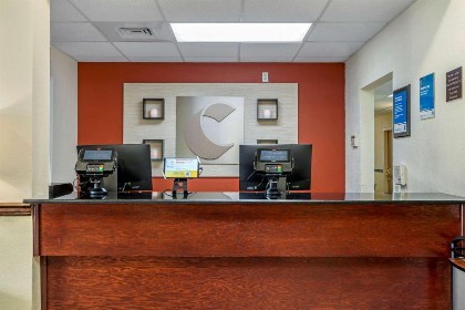 Comfort Inn Kissimmee-Lake Buena Vista South - image 3