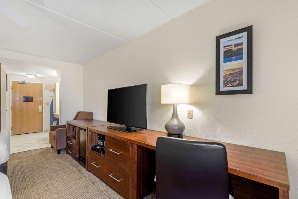 Comfort Inn Kissimmee-Lake Buena Vista South - image 6