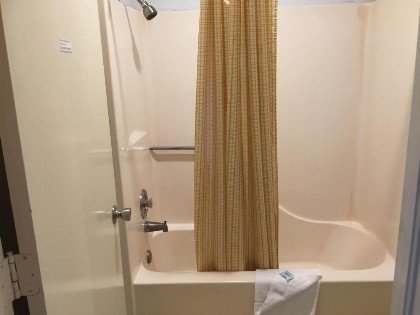 Flamingo Inn - image 7