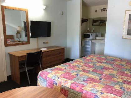 Flamingo Inn - image 8