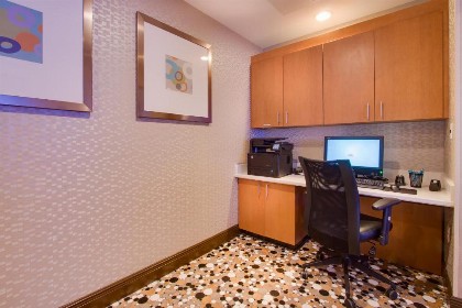 SpringHill Suites by Marriott Orlando Lake Buena Vista South - image 20
