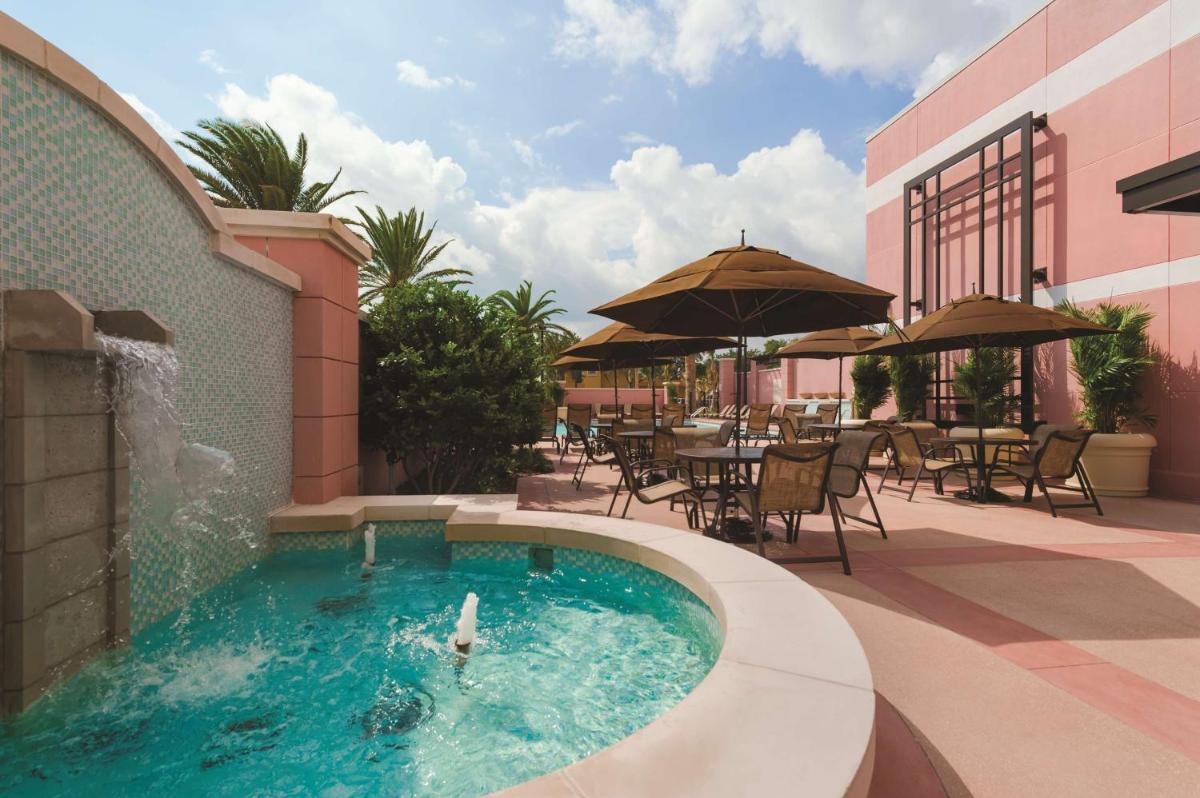 Embassy Suites by Hilton Orlando Lake Buena Vista South - image 4