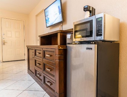 Sevilla Inn Kissimmee- Near Disney - image 26
