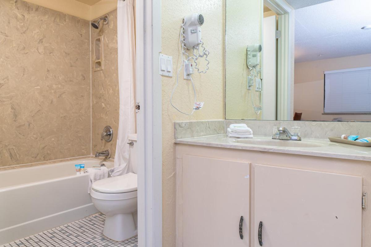 Sevilla Inn Kissimmee- Near Disney - image 4