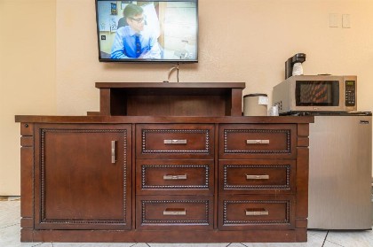 Sevilla Inn Kissimmee- Near Disney - image 6