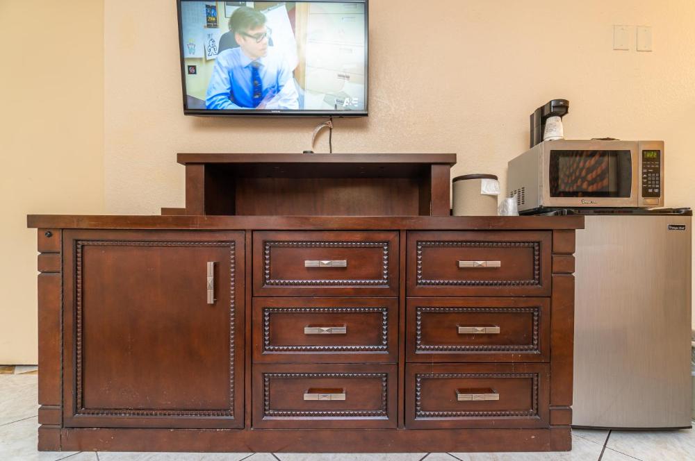 Sevilla Inn Kissimmee- Near Disney - image 6