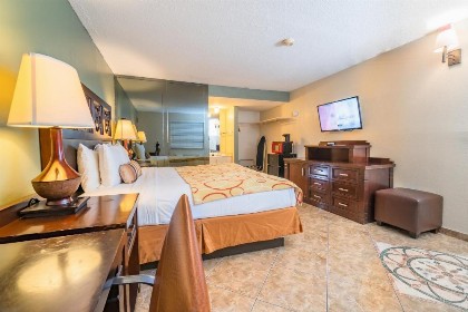 Sevilla Inn Kissimmee- Near Disney - image 7