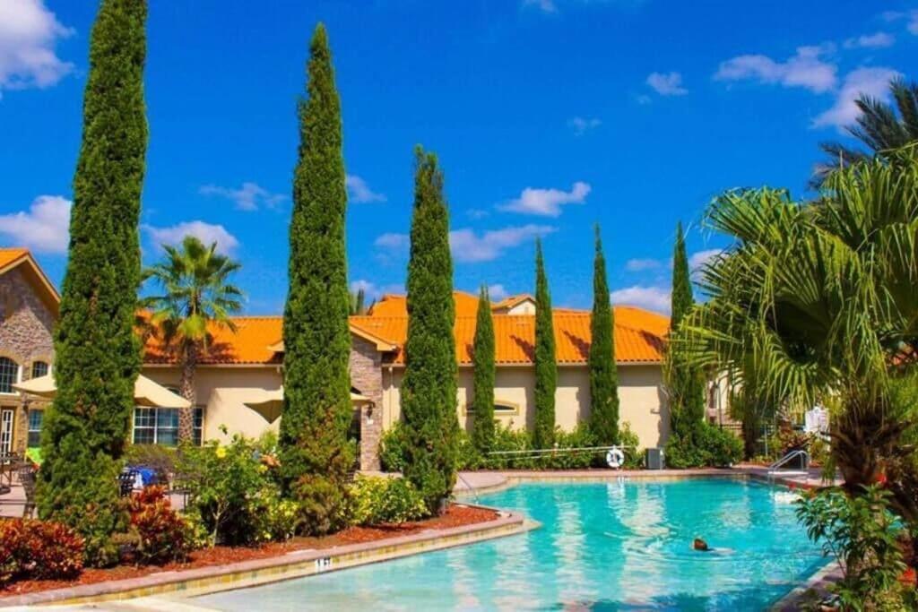 Gone 2 Florida Vacation Homes - image 3