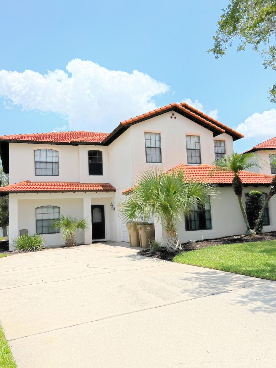 Gone 2 Florida Vacation Homes - image 4