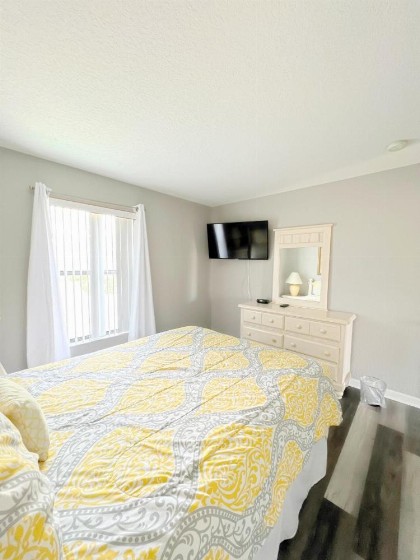 Gone 2 Florida Vacation Homes - image 42