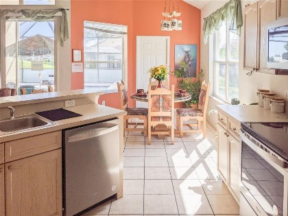 5 Bed 8002 - image 3