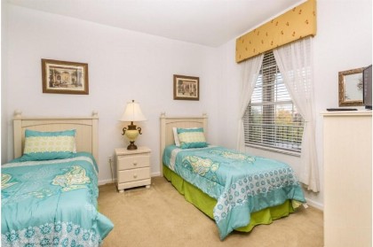 Three-Bedroom Townhome Kissimmee - image 5