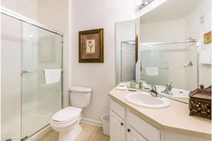 Three-Bedroom Townhome Kissimmee - image 6