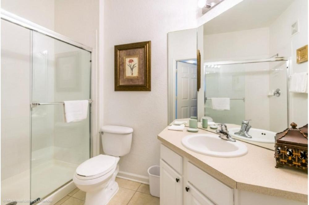 Three-Bedroom Townhome Kissimmee - image 6