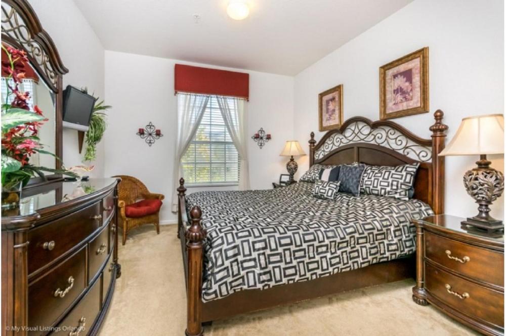 Three-Bedroom Townhome Kissimmee - image 7