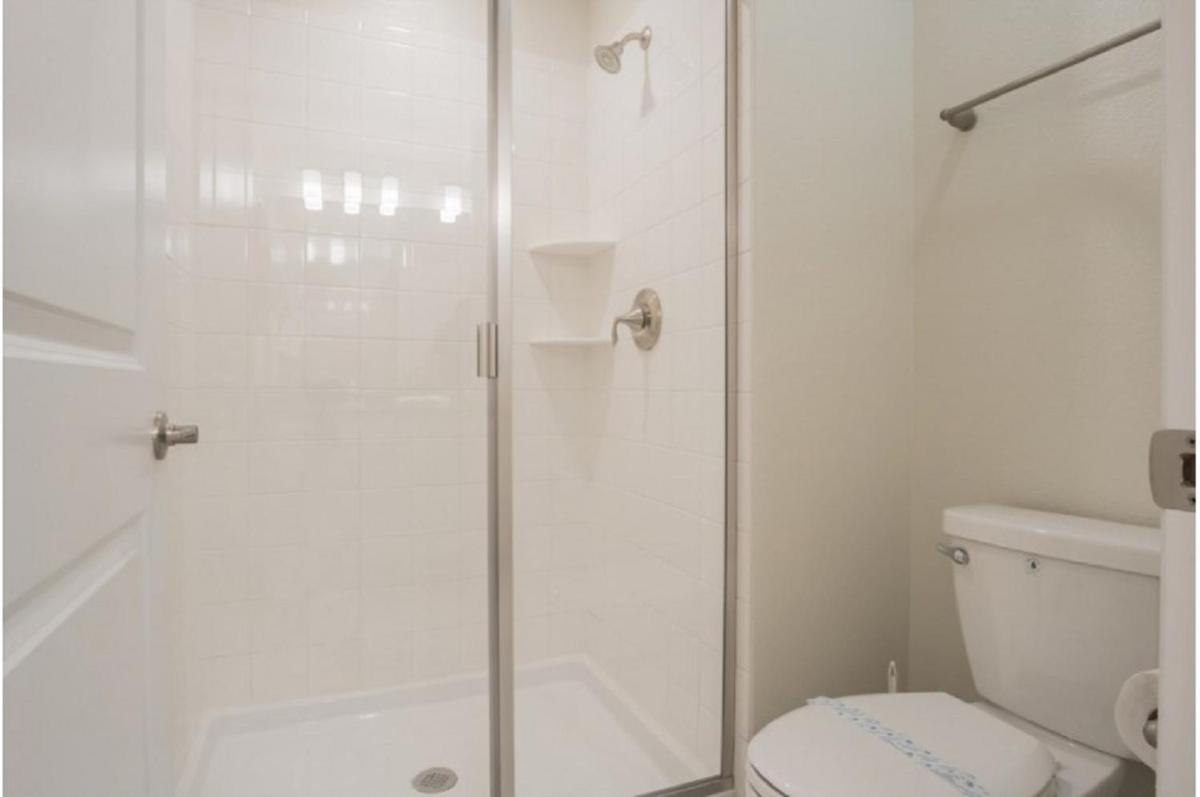 Four-Bedroom Townhome Kissimmee - image 4