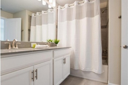 Four-Bedroom Townhome Kissimmee - image 6