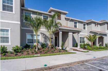 Four-Bedroom Townhome Kissimmee - image 9