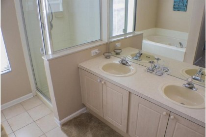 Three-Bedroom Pool Home Kissimmee - image 7
