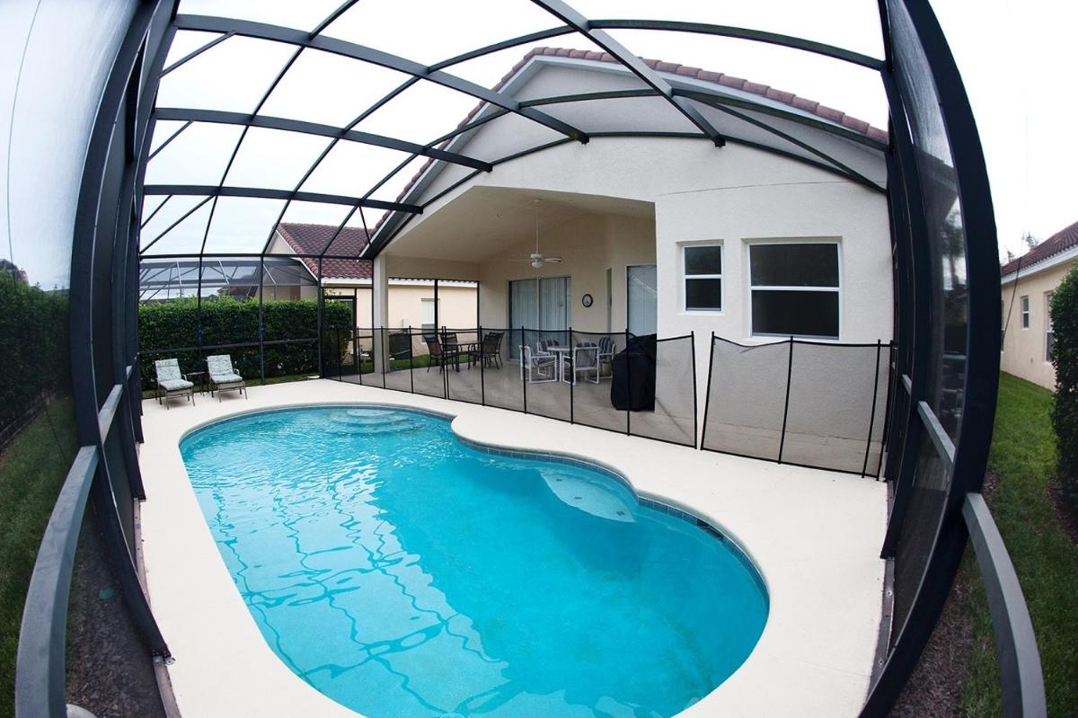 Four-Bedroom Pool Home Kissimmee - image 4