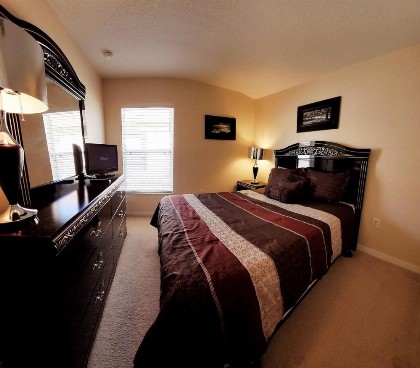 Four-Bedroom Pool Home Kissimmee - image 8