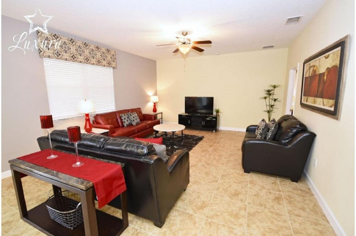Five-Bedroom Pool Home Kissimmee - image 2