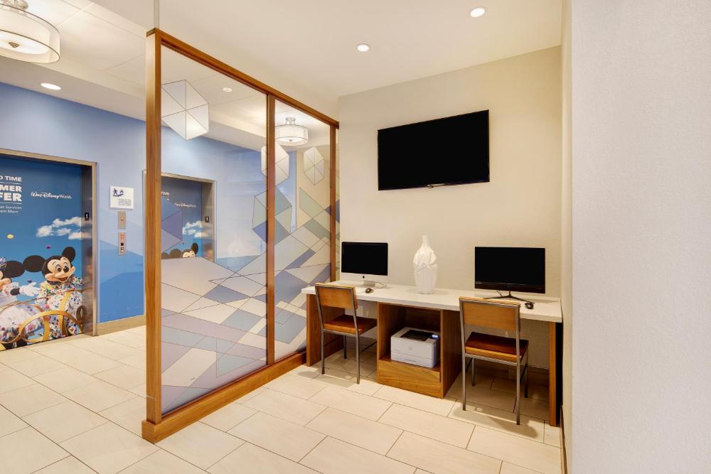 Holiday Inn Express & Suites S Lake Buena Vista an IHG Hotel - image 7